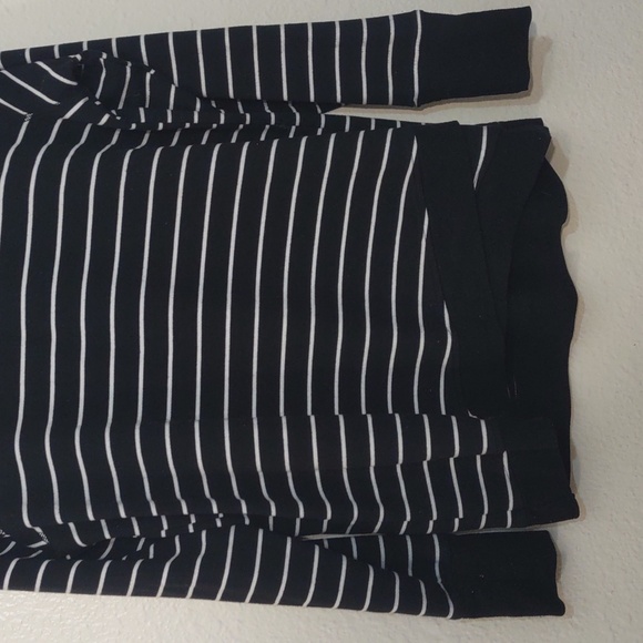 USED DANSKIN SIZE L LONG SLEEVE HORIZONTAL STRIPED SHIRT HAS PAINT ON BOTTOM - Picture 5 of 10